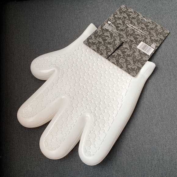Disney Mickey Silicone Oven Mitt - Picture 2 of 2